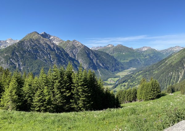 ausblick_joechelspitze_bergstationi_c_ulses_0797.jpg