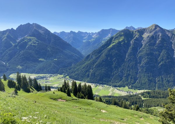 ausblick_joechelspitze_panoramaweg_c_ulses_809.jpg