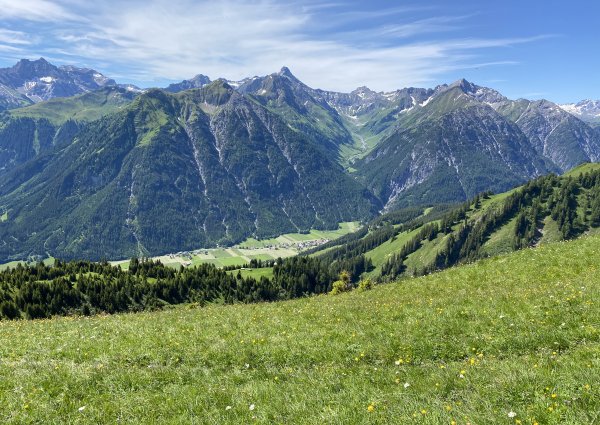 joechelspitze_panoramaweg_ausblick_lechtal_c_ulses_883.jpg